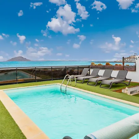 Oasis Beachfront By Holidays Villa