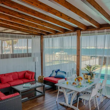 Oasis Beachfront By Holidays * Corralejo