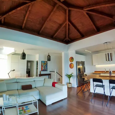 Oasis Beachfront By Holidays Villa *