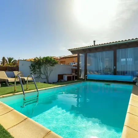 Oasis Beachfront By Holidays * Corralejo