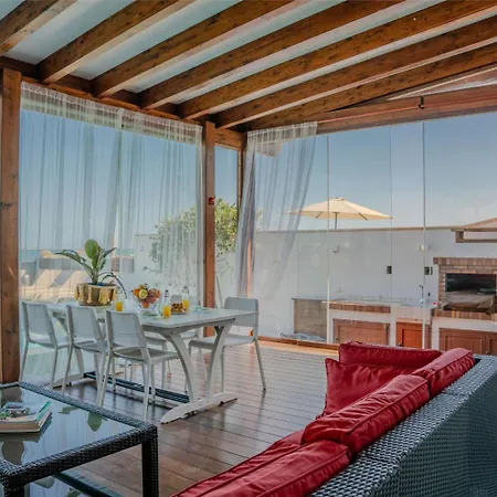 Oasis Beachfront By Holidays