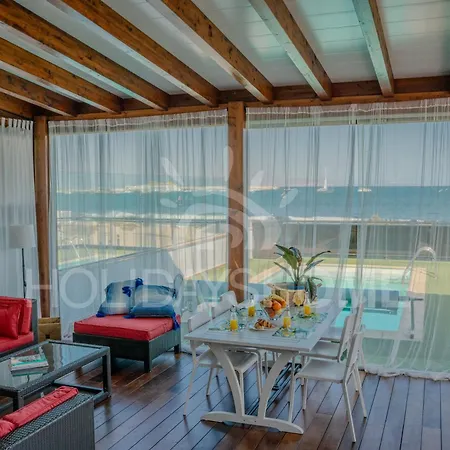Oasis Beachfront By Holidays Villa