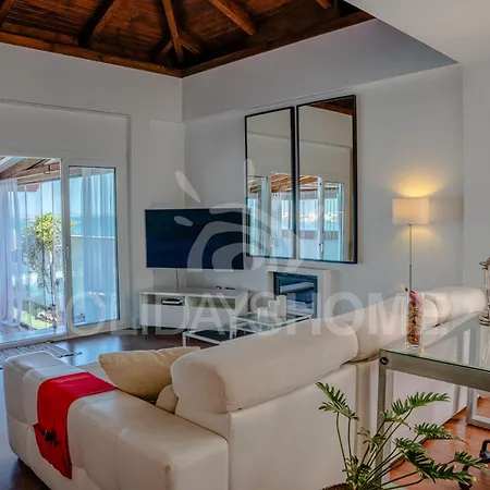 Oasis Beachfront By Holidays Κοραλέχο