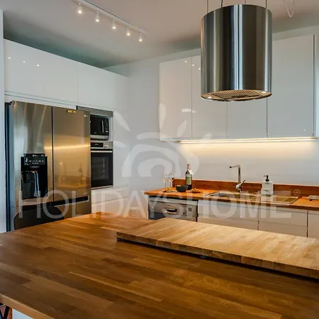 Villa Oasis Beachfront By Holidays *