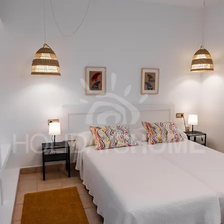 Oasis Beachfront By Holidays Villa *