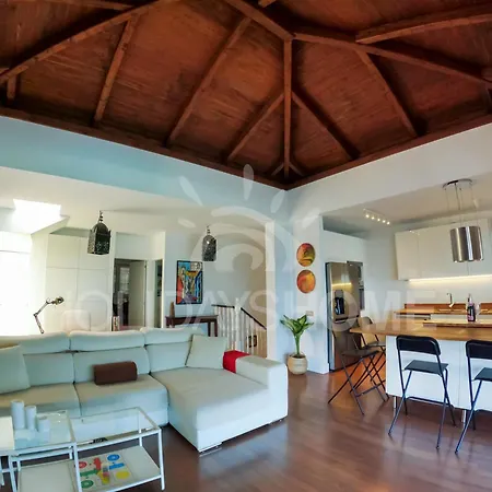 Villa Oasis Beachfront By Holidays