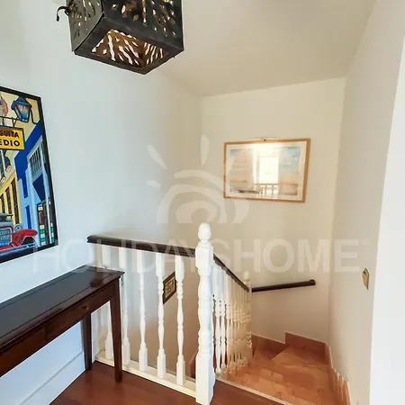 Oasis Beachfront By Holidays Κοραλέχο