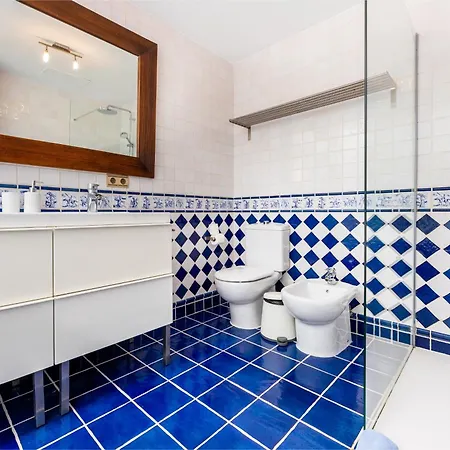 Oasis Beachfront By Holidays Κοραλέχο