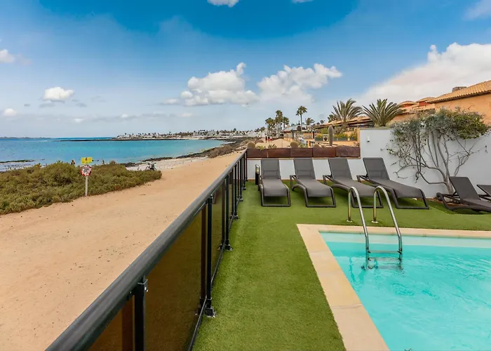 Oasis Beachfront By Holidays 코라레호