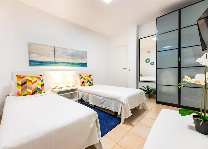 Oasis Beachfront By Holidays 빌라 *