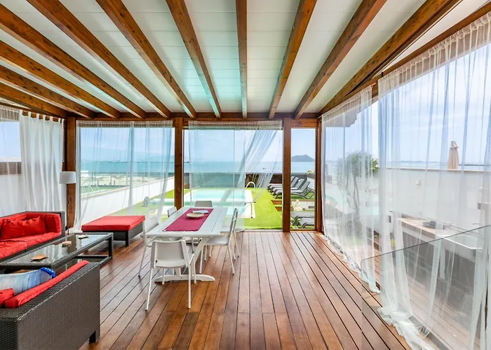 Oasis Beachfront By Holidays 빌라 코라레호