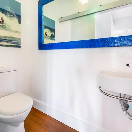 וילה Oasis Beachfront By Holidays *